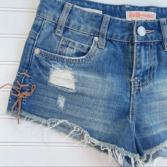 Dollhouse Hi Rise jean shorts, side ties Size 3 - Picture 3 of 11